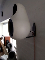 Staffa per montaggio a muro per diffusori Jern (nero) 